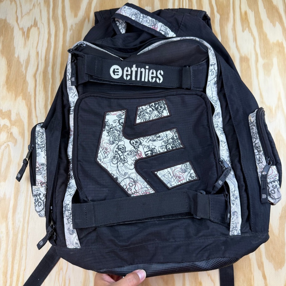 Y2K Etnies Skate Backpack Black Skull Doodle Print Board Straps Laptop Sleeve